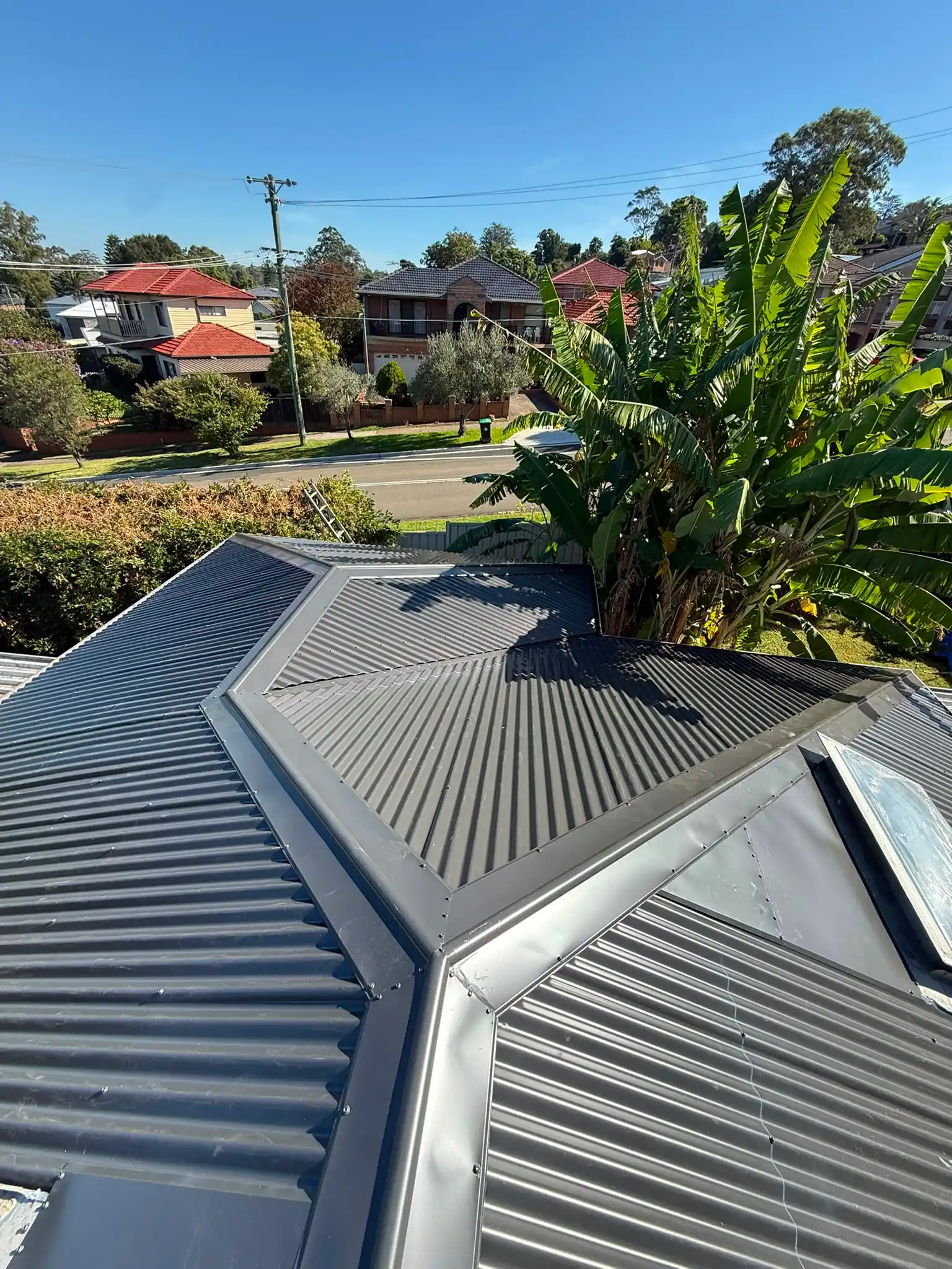 Professional Roofing Crew Onsite